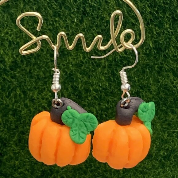 Pumpkin Earring, Veggie Earring, Halloween Earring, Fall Earring, Thanksgiving - Picture 3 of 4